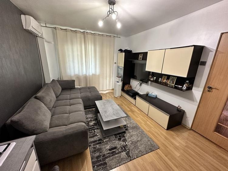 Apartament cu 2 camere decomandat în Exterior Vest