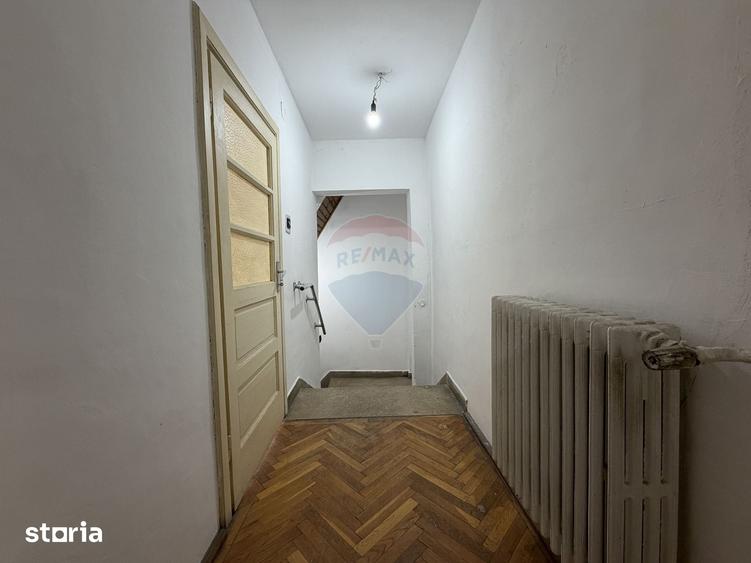 Casă cu 6 camere cu Teren 390 Mp în Floreasca