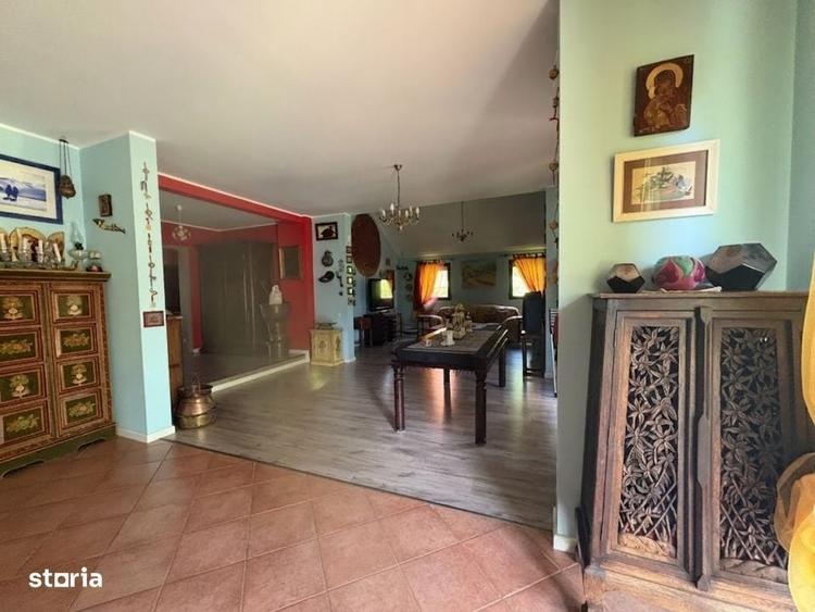 Casă cu 4 camere în Ostratu