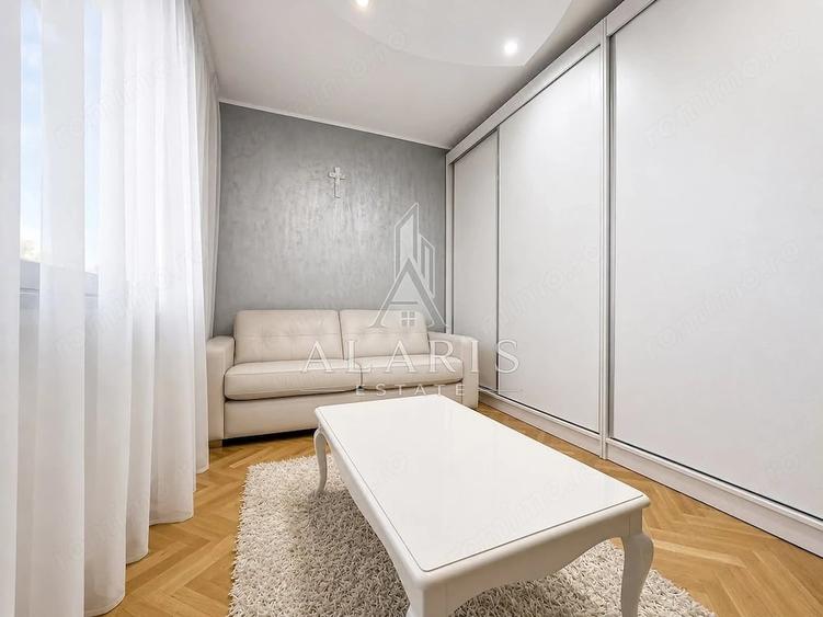 Casă cu 6 camere cu Teren 1063 Mp în Aradului