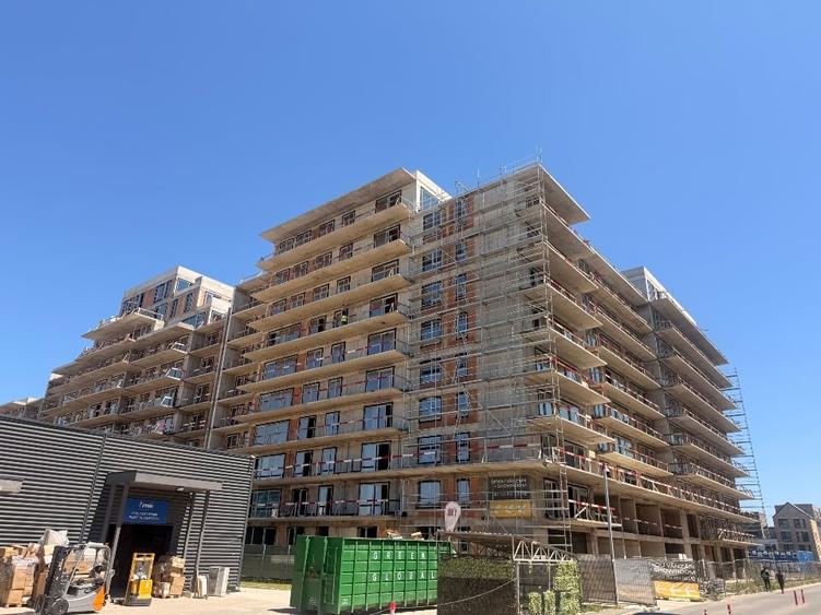 Apartament cu 3 camere semidecomandat în Central