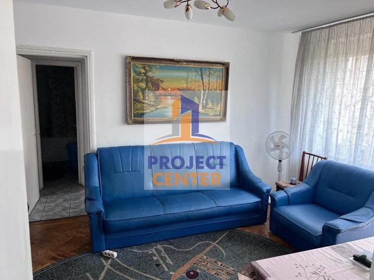 Apartament cu 2 camere semidecomandat în Craiovei
