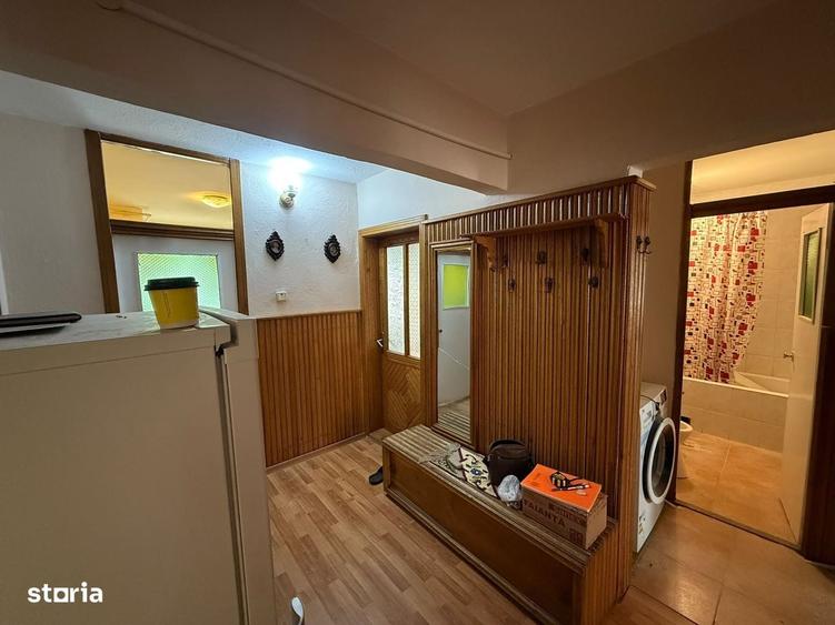 Apartament cu 4 camere decomandat în Exterior Vest