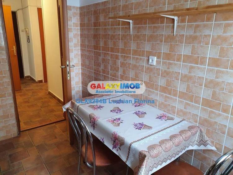 Apartament 2 camere, decomandat, - 1