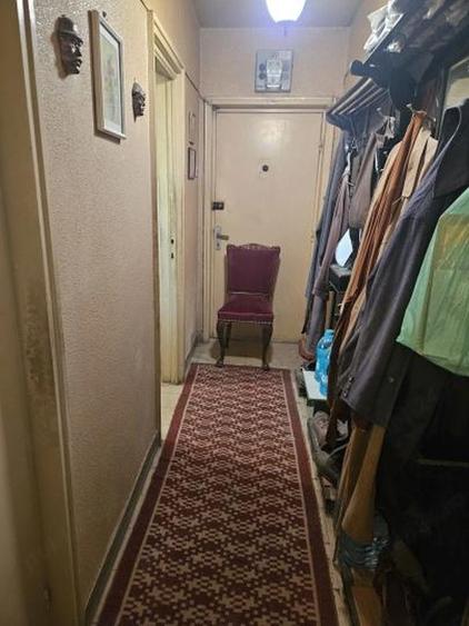 Apartament cu 3 camere semidecomandat în Basarabia