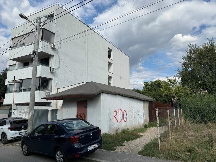 Casă cu Teren 251 Mp în Petricani