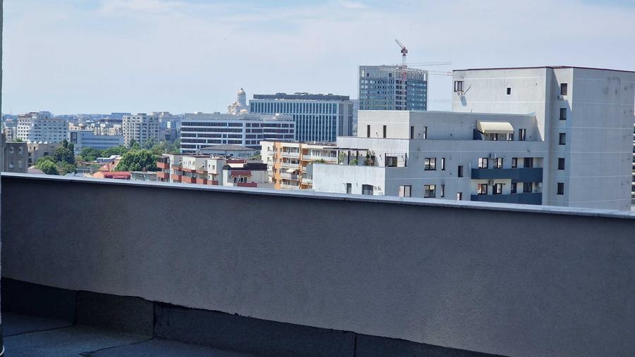Apartament cu 4 camere semidecomandat în Timpuri Noi