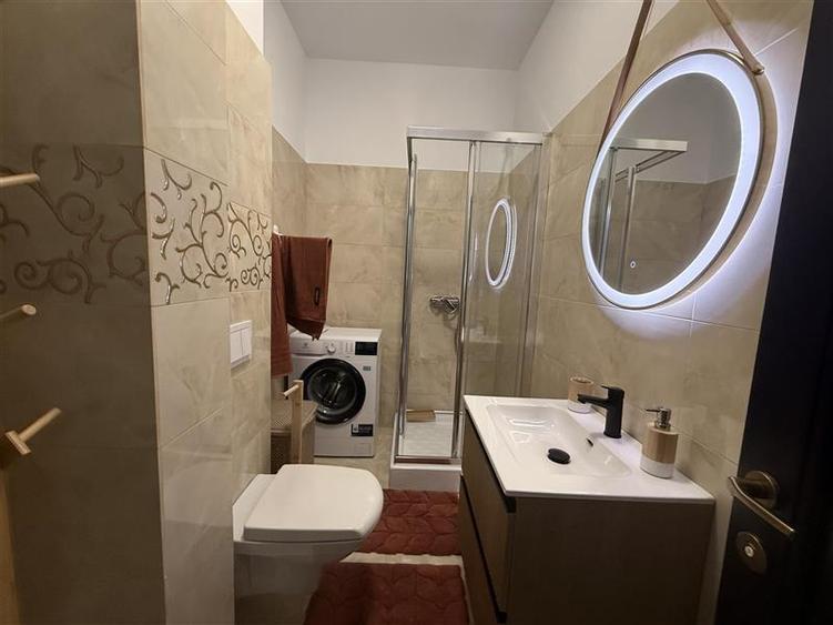 Apartament cu 2 camere decomandat, mobilat în Aeroport