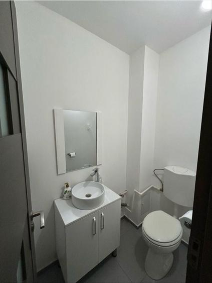 Apartament cu 3 camere decomandat în Craiovița Nouă