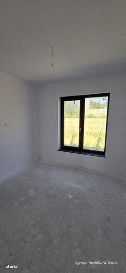 Casă cu 4 camere cu Teren 400 Mp în Central