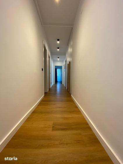 Apartament cu 4 camere decomandat în Băneasa