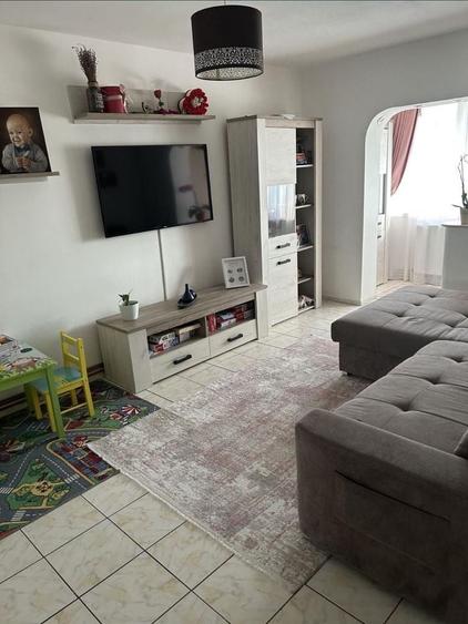 Apartament cu 3 camere decomandat, mobilat în Lipovei — fotografia 3