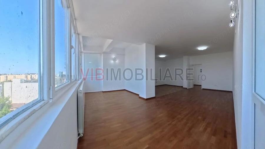 Apartament cu 5 camere decomandat în Viilor