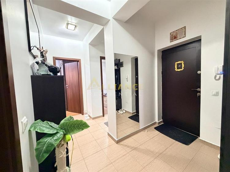Apartament cu 3 camere decomandat, mobilat în Berceni