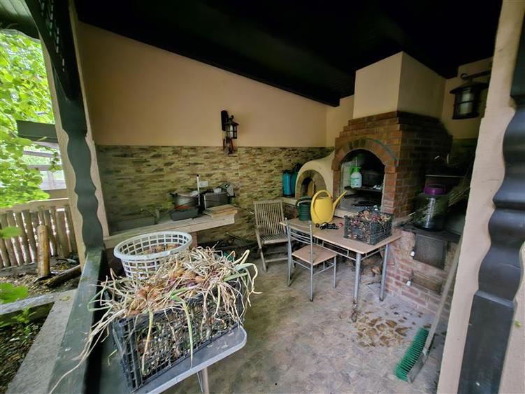 Casă cu 6 camere cu Canalizare în Aroneanu
