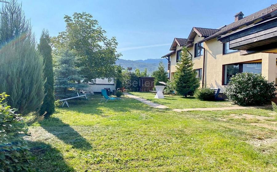 Casă individuală cu 5 camere cu Canalizare în Cernatu