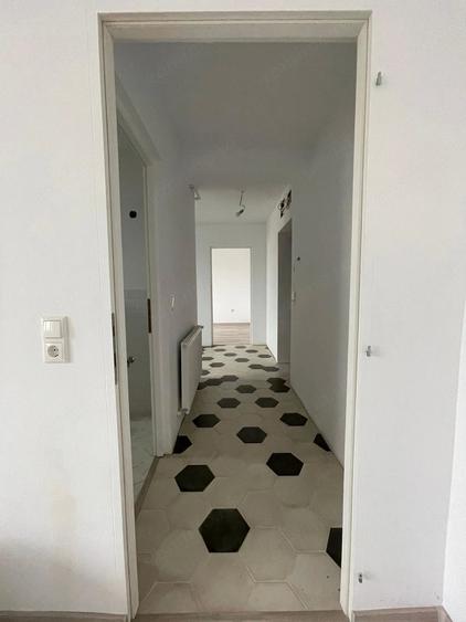 Apartament cu 2 camere decomandat în Botizului