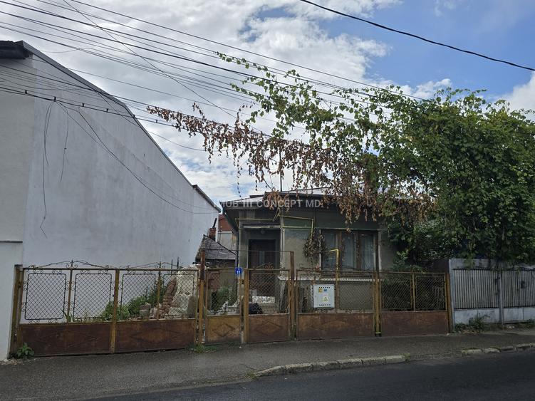 Casă individuală cu 4 camere cu Canalizare în Nord - Spitalul Județean