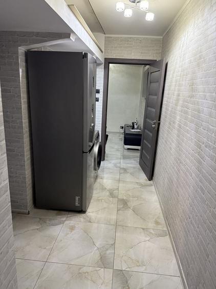 Apartament cu 3 camere în Mihai Bravu