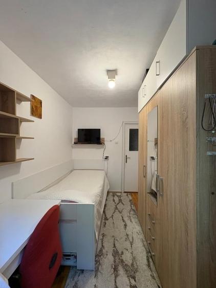 Apartament cu 3 camere semidecomandat în Circumvalațiunii