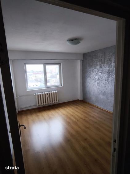 Apartament cu 2 camere decomandat în Boema