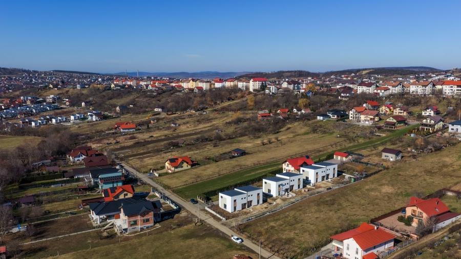 Duplex cu 4 camere decomandat cu Teren 235 Mp în Central