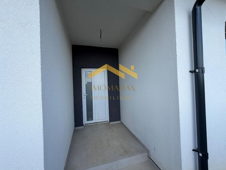 Duplex cu 3 camere cu Canalizare în Bucovăț (Remetea Mare)
