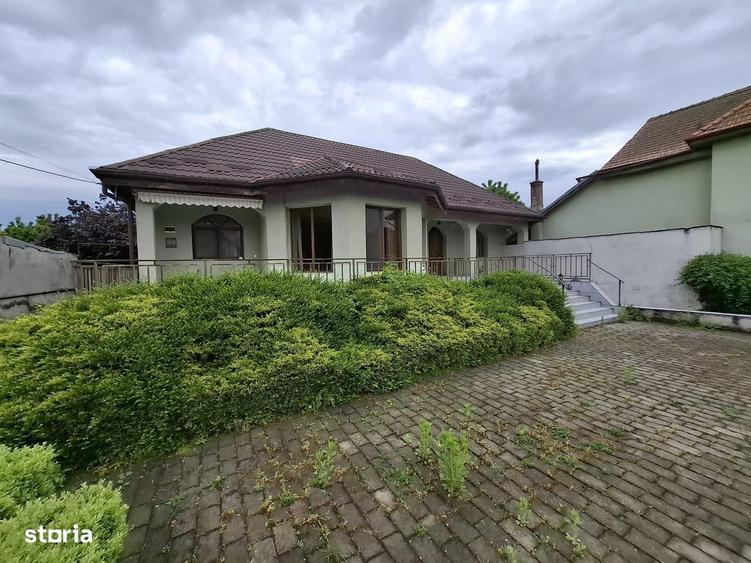 Casă cu 3 camere cu Teren 800 Mp în Central