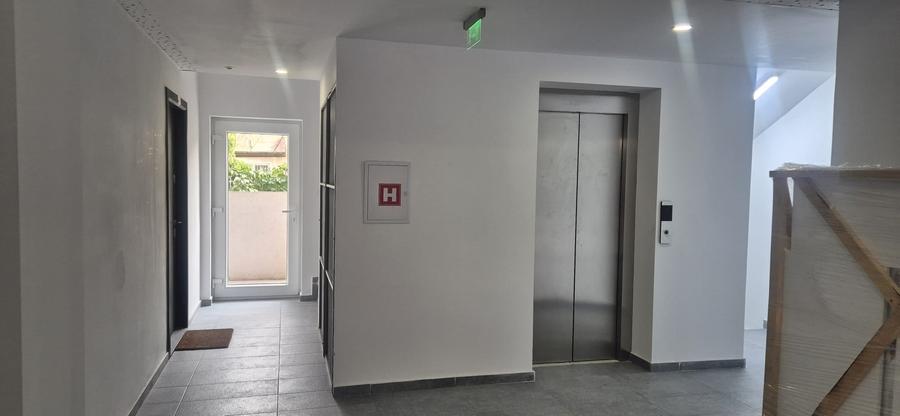 Apartament cu 2 camere semidecomandat în Calea Călărașilor