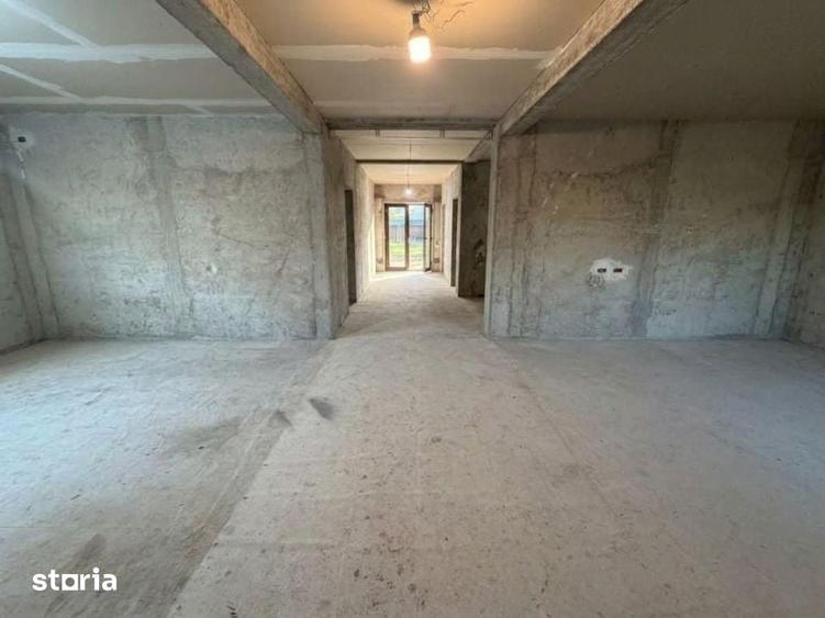 Casă cu 4 camere cu Teren 1400 Mp în Târgșoru Vechi