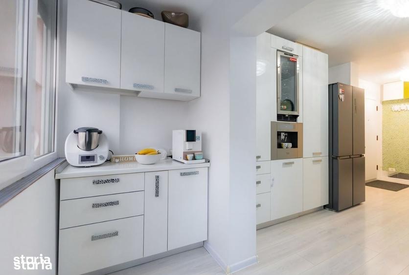Apartament cu 3 camere decomandat în Rogerius