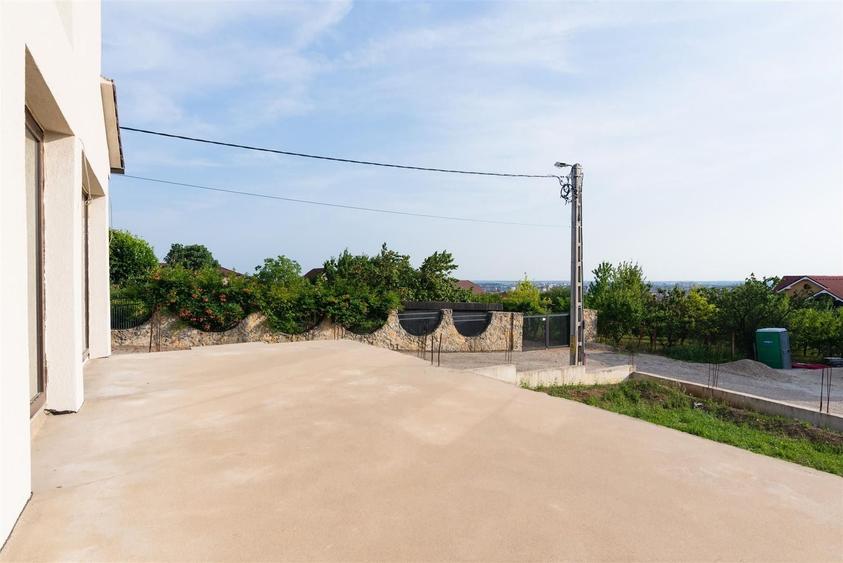 Casă individuală cu 4 camere cu Canalizare în Dealuri Oradea