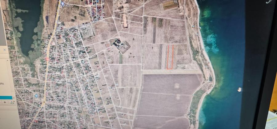 Teren Construcții extravilan de 14800 mp, în Tuzla