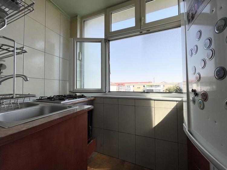 Apartament cu 2 camere decomandat, mobilat în Girocului