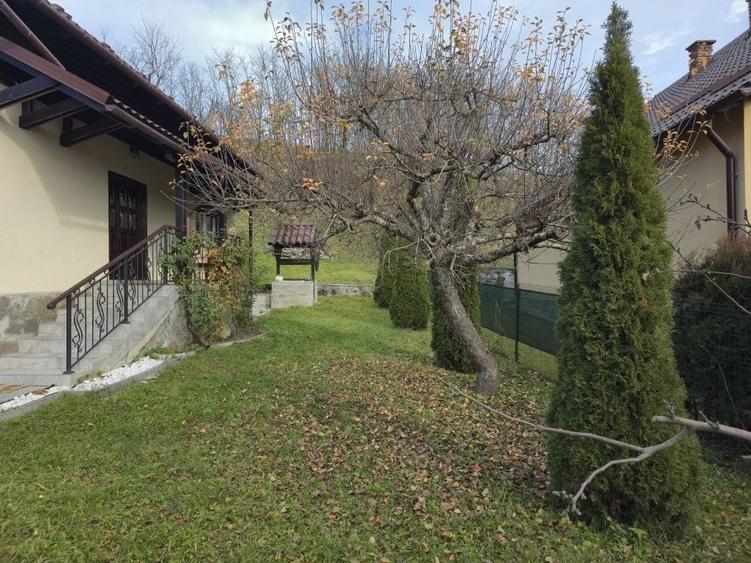 Casă cu 4 camere în Subcetate
