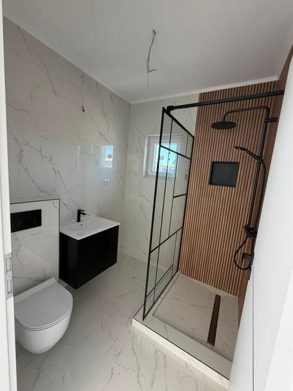 Casă individuală cu 4 camere cu Canalizare în Clinceni