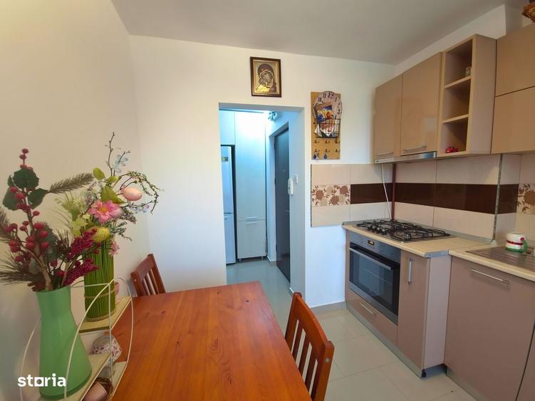 Apartament cu 2 camere semidecomandat în Traian