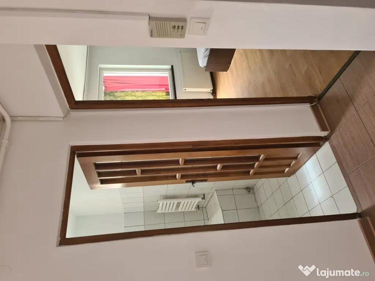 Apartament cu 2 camere decomandat în Precista