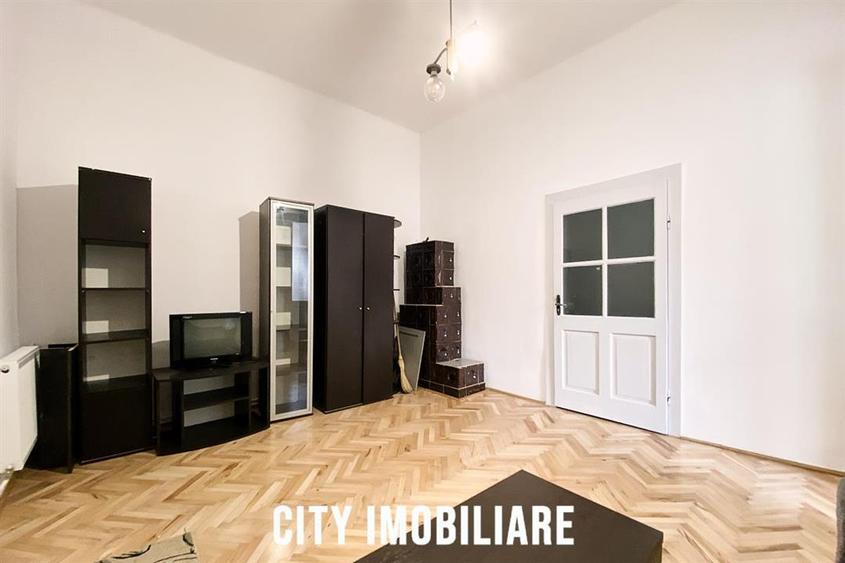 Apartament cu 4 camere circular, mobilat în Gruia