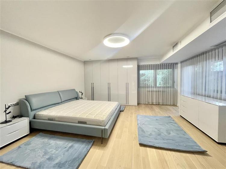 Apartament cu 4 camere decomandat, mobilat în Herăstrău