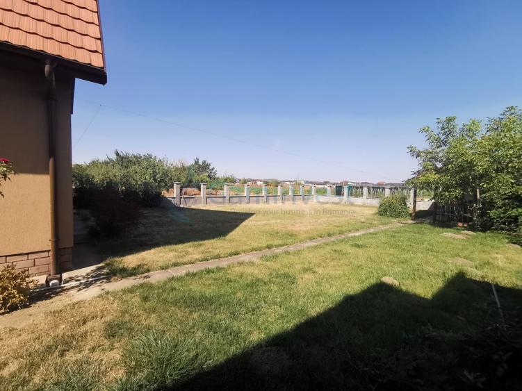 Casă individuală cu 5 camere cu Canalizare în Nufărul