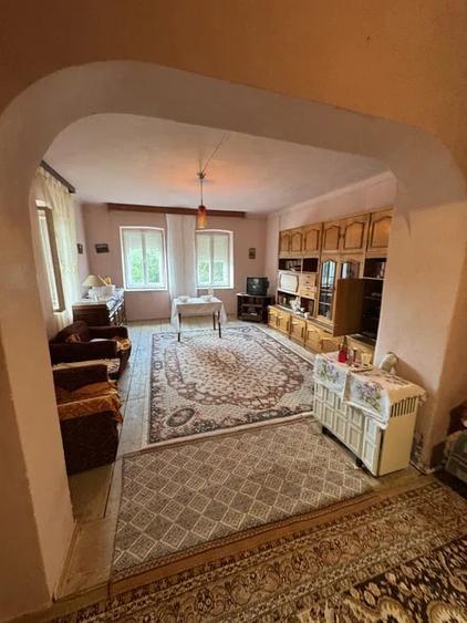 Casă cu 2 camere cu Teren 901 Mp în Central