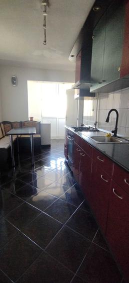 Apartament cu 4 camere decomandat în Exterior Vest