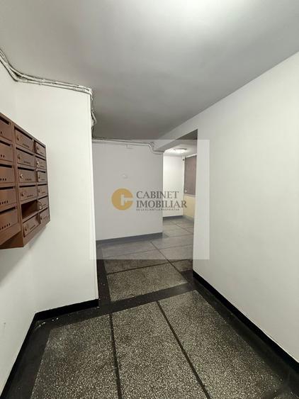 Apartament cu 2 camere semidecomandat, mobilat în Universitate