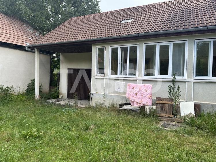 Casă individuală cu 3 camere cu Garaj în Șinca Veche