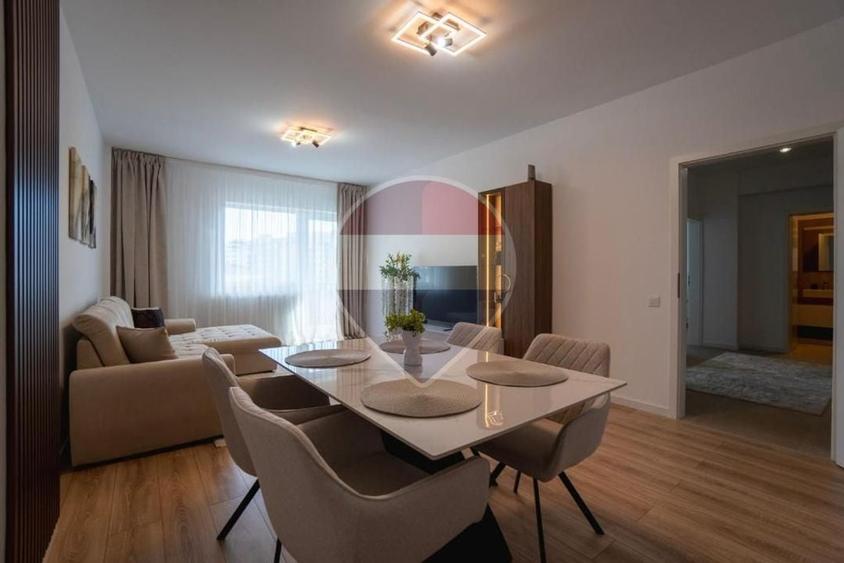Apartament cu 2 camere decomandat, mobilat în Tractorul