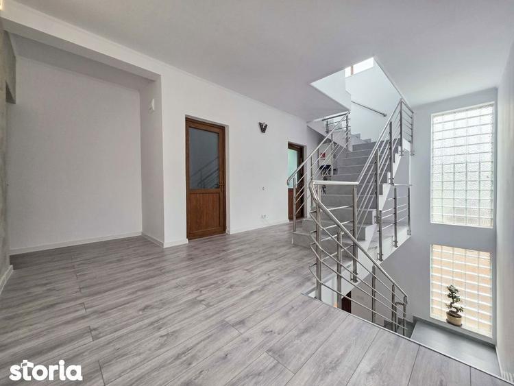 Casă cu 6 camere cu Teren 302 Mp în Valu lui Traian