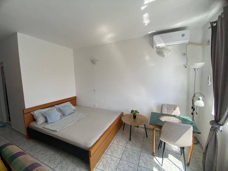 Apartament cu 2 camere decomandat în Exterior Vest