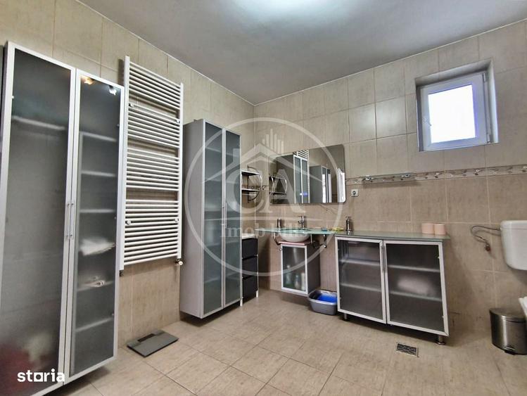 Casă cu 4 camere decomandat în Sântandrei