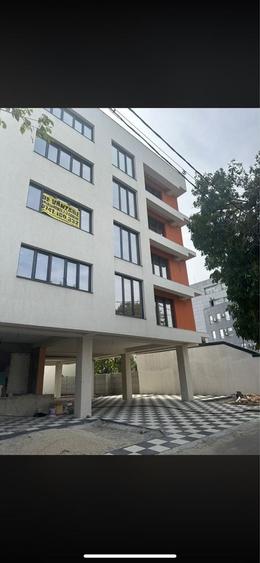 Apartament cu 2 camere decomandat în Giulești